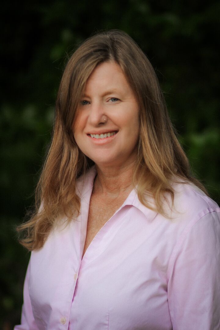 Laurie Blumsack, Associate Real Estate Broker in Charlotte, Paracle