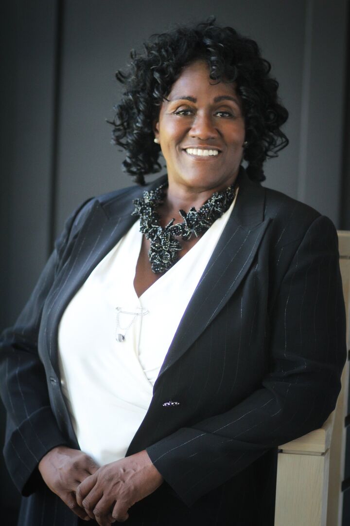Deanna Smith, Real Estate Broker in Charlotte, Paracle