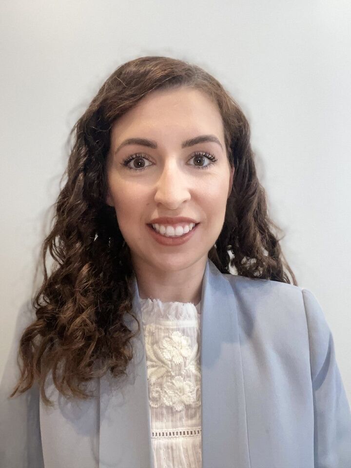 Azra Kadric,  in Morton Grove, Circle