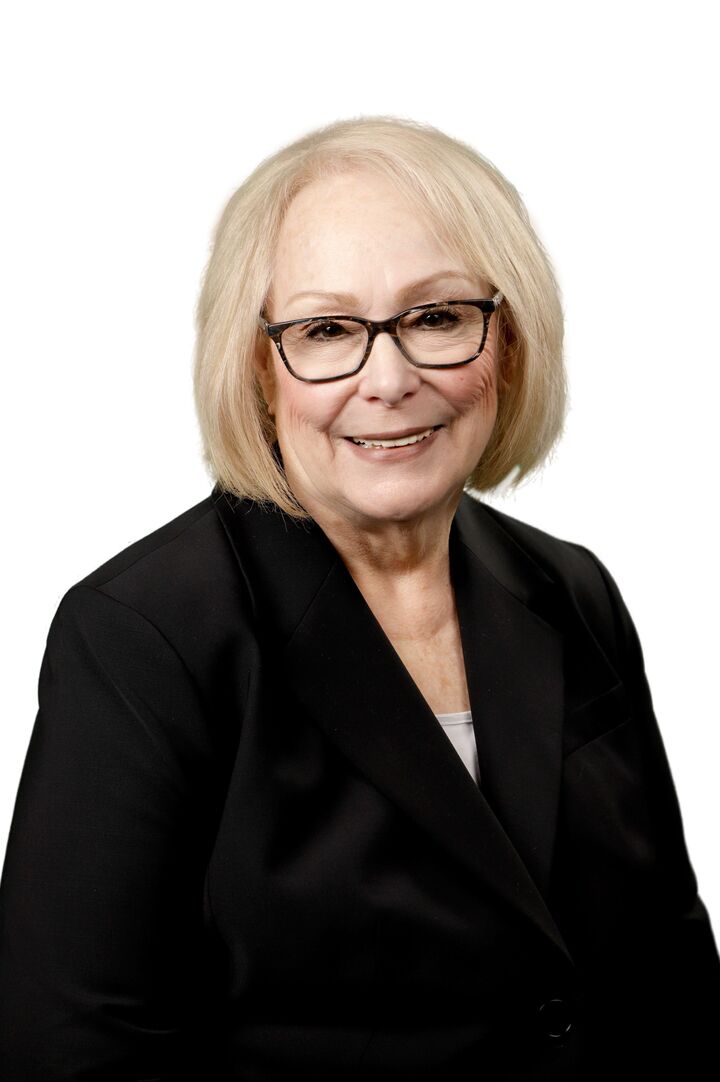 Paula Clark, Real Estate Salesperson in Canyon Lake, Masters