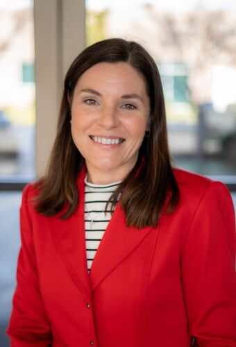Hilary Carlson, Real Estate Broker in Kennewick, Tomlinson