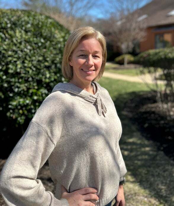 Jennifer Epperson,  in Newtown, Veterans