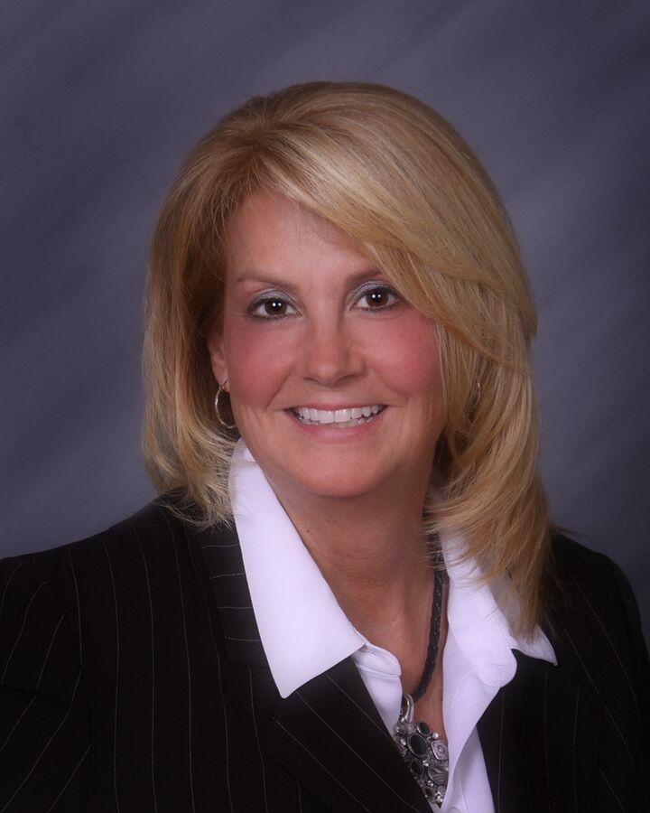 Ann Wisniewski, Real Estate Salesperson in Ludington, Bayshore Real Estate