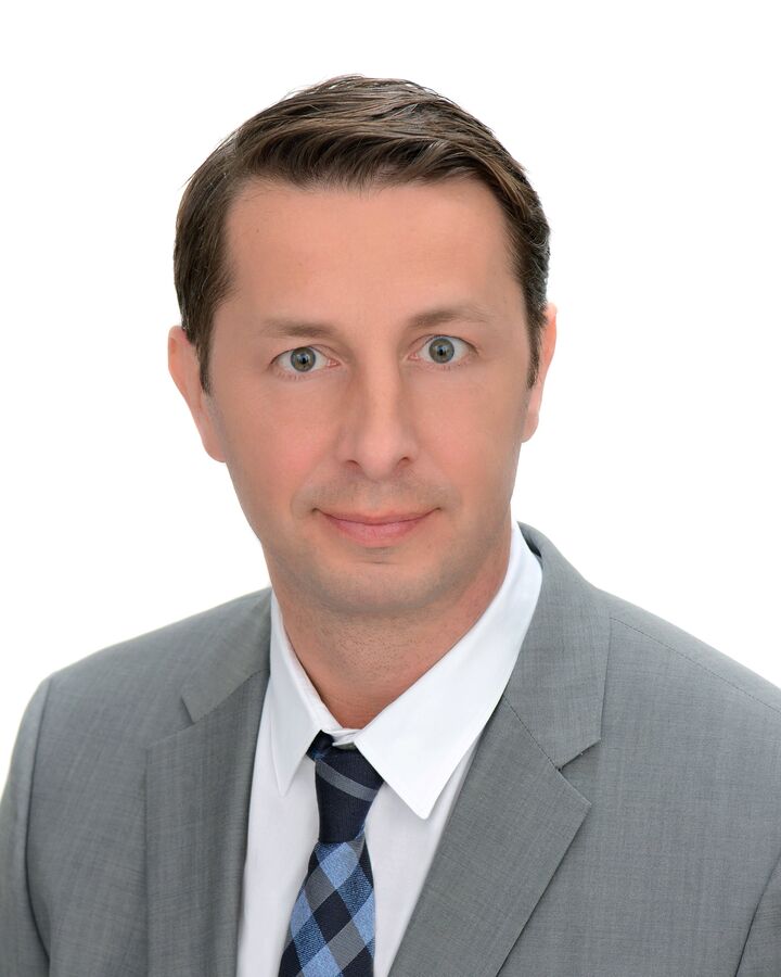 Dariusz Klemens,  in Lyndhurst, Coccia Realty