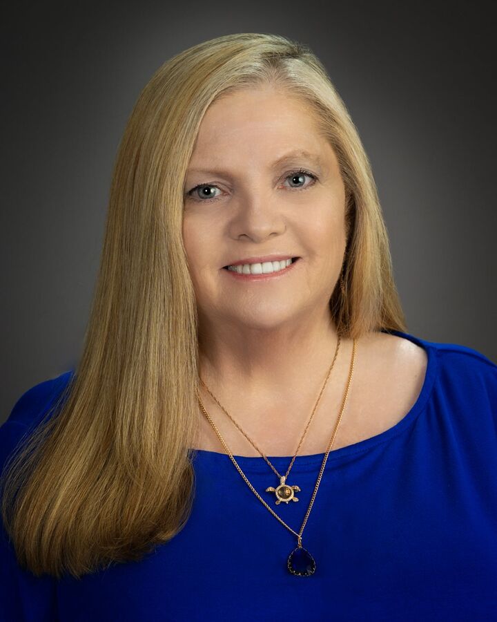 Linda Strauss, Real Estate Salesperson in Florence, McMillan and Associates