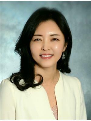 Lauren Lee, Sales Representative in London, CENTURY 21 Canada
