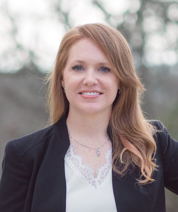 Crystel Burroughs, Real Estate Salesperson in Hamilton, Bunn Real Estate