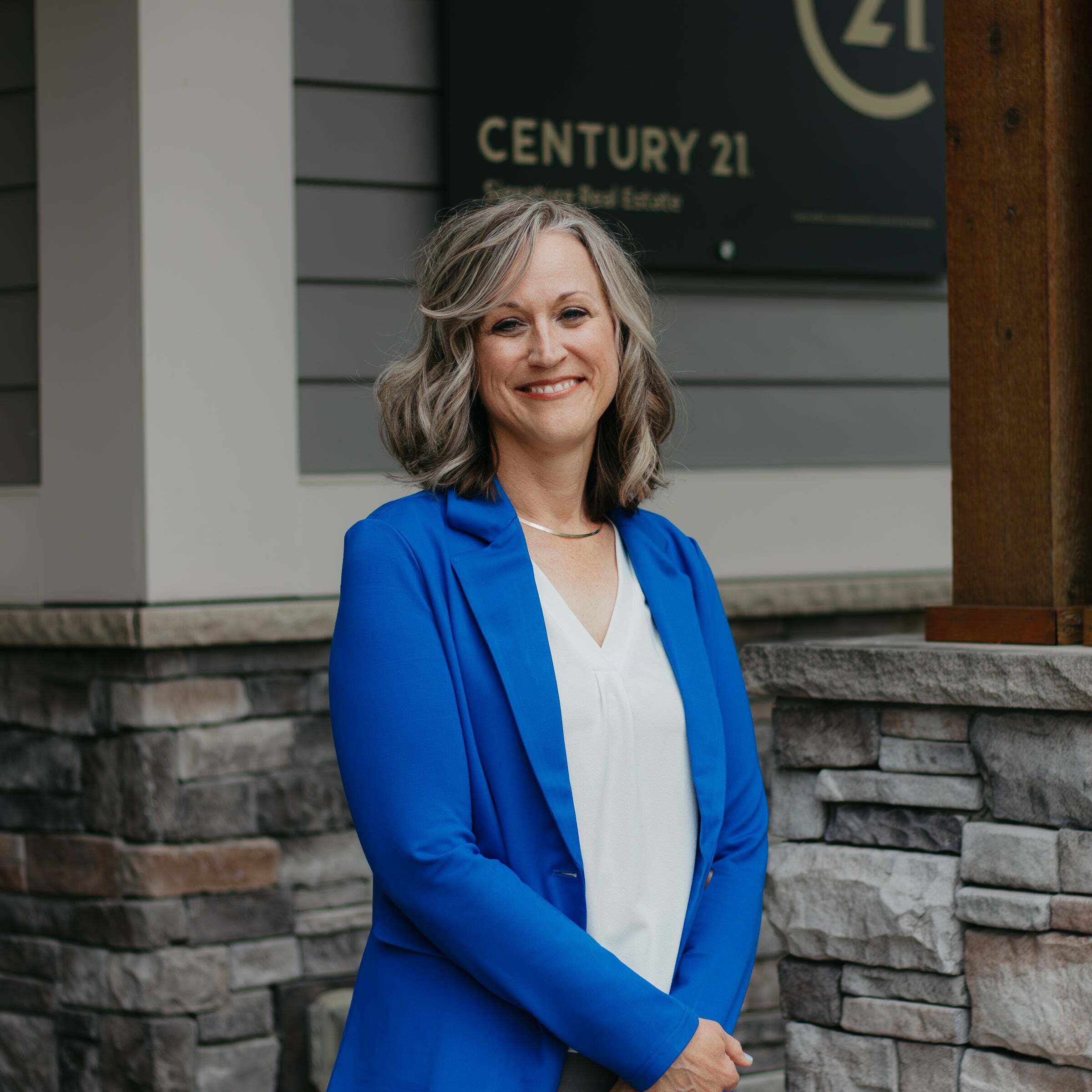 Danielle Gibson, Real Estate Salesperson in Ames, Signature Real Estate
