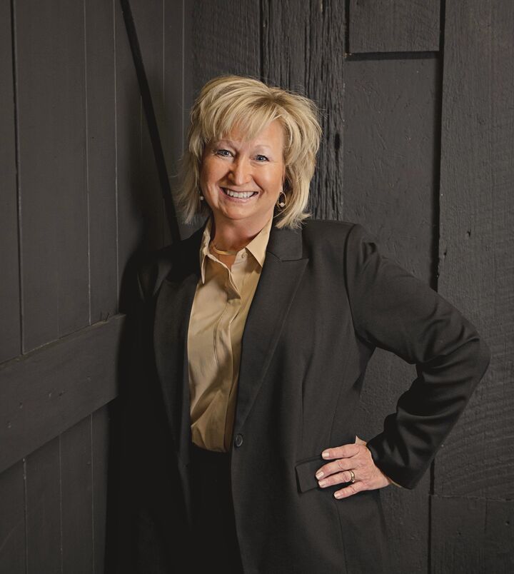 Bev Lawyer, Associate Real Estate Broker in Washington, Classic Realty
