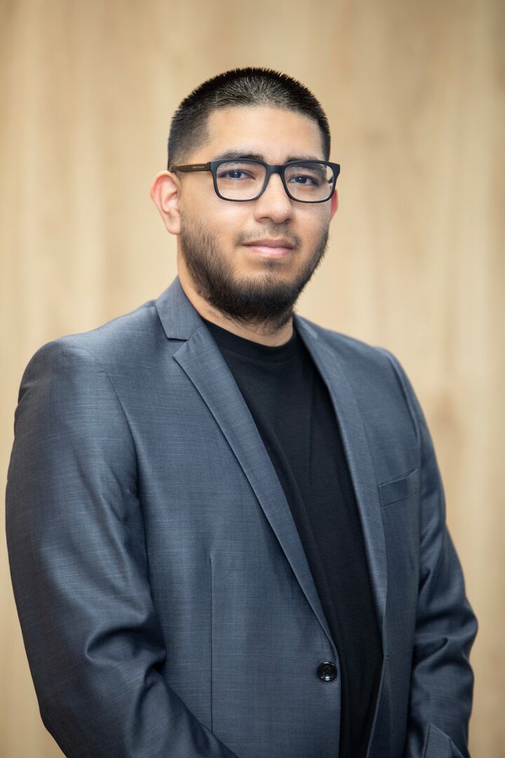 Erik Vivaldo, Sales Associate in Glendale, Hallmark Realty