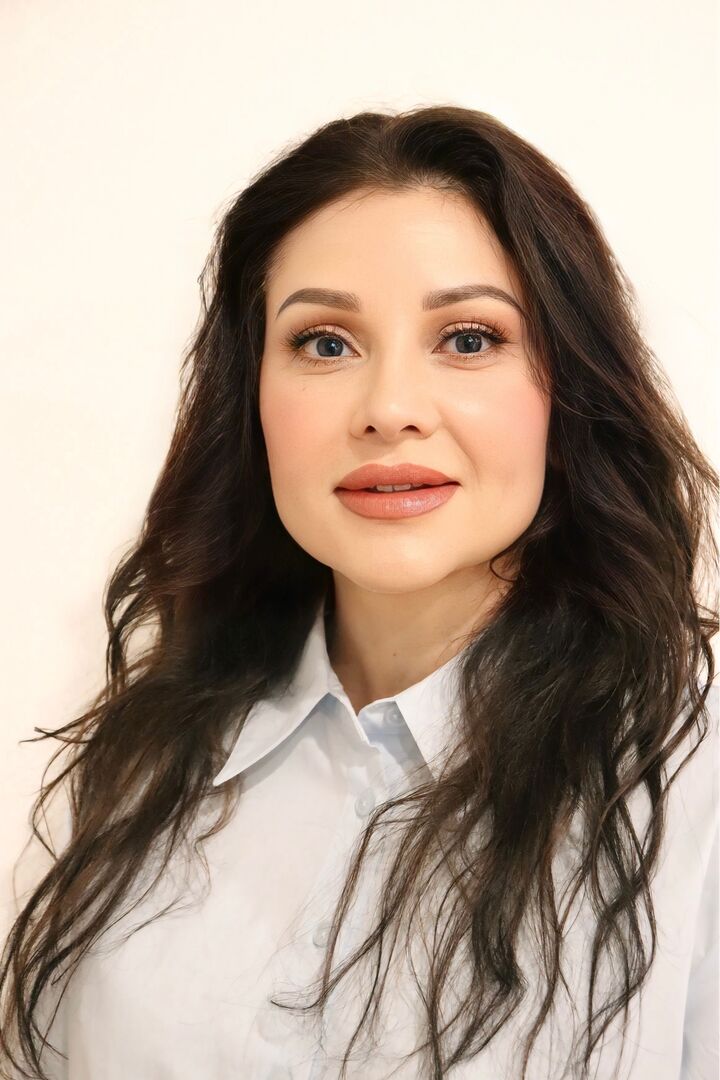 Teresa Gonzales, Associate Real Estate Broker in Simi Valley, Town Center