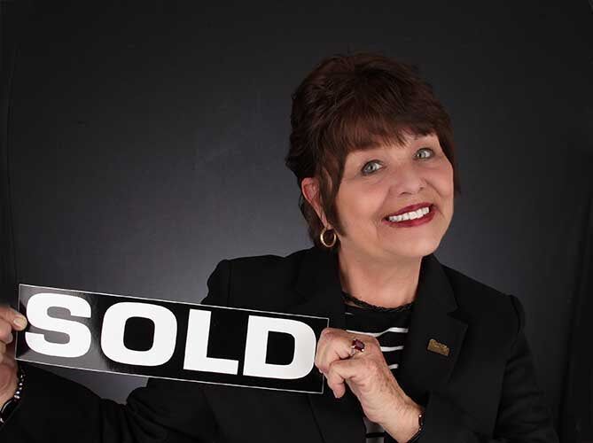 Alyce Smith,  in Troy, Professionals