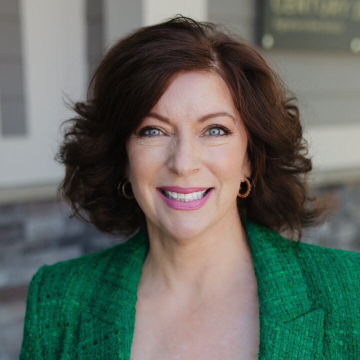 Trish Whetstone, Real Estate Salesperson in Urbandale, Signature Real Estate