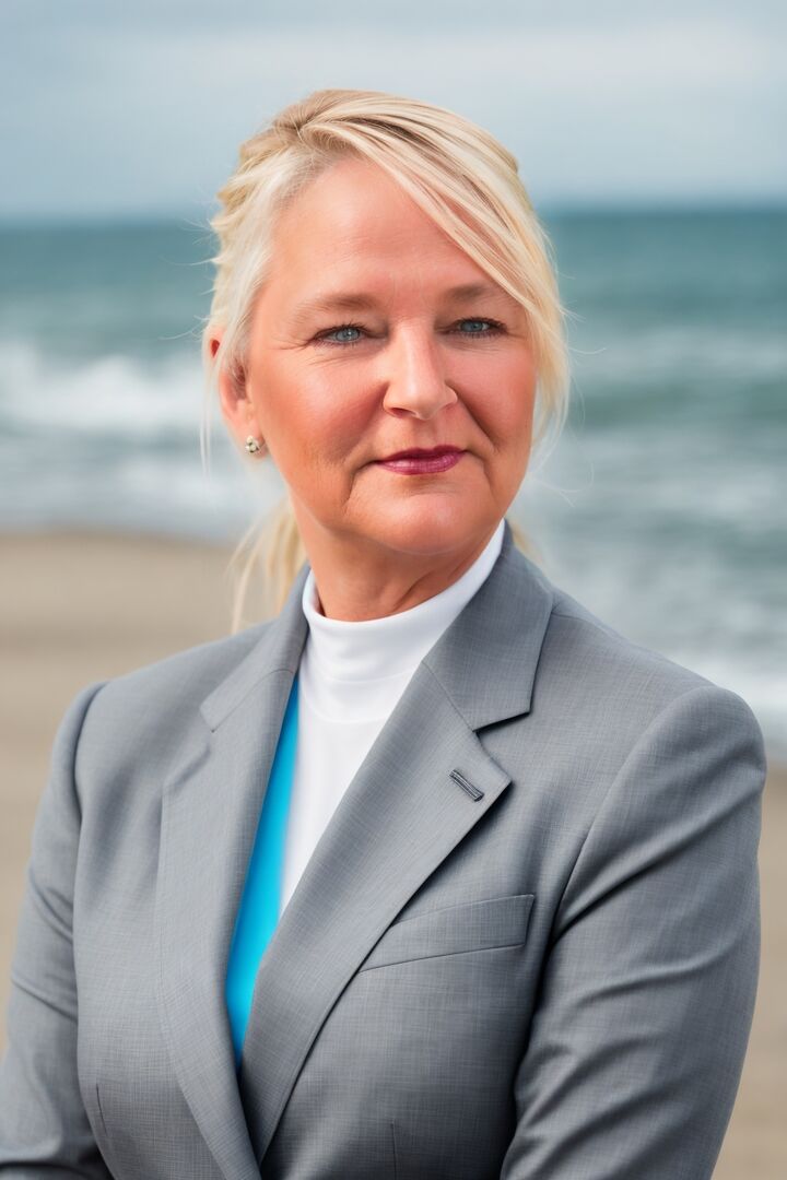 Gina Bebek,  in Newport, Realty ONE Group Willamette Valley & At The Beach