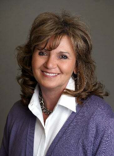 Jackie Covey, Real Estate Salesperson in Edmond, Paramount