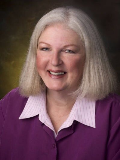 Sandy Lorenz, Real Estate Broker in Olympia, Van Dorm Realty