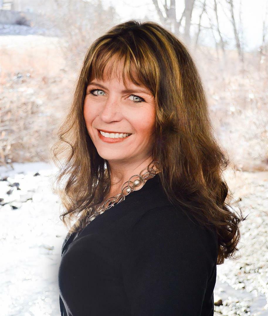 Heather Mitchell, Real Estate Salesperson in Colorado Springs, ERA Shields Real Estate