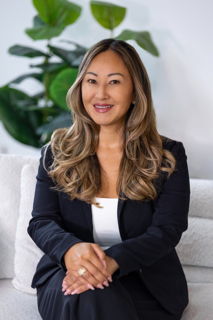 Janeth Chan, Real Estate Salesperson in Glendale, Hallmark Realty