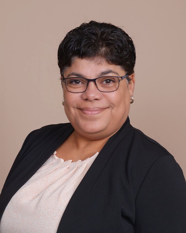 Sharon Gonzalez, Real Estate Salesperson in Lancaster, Home Advisors