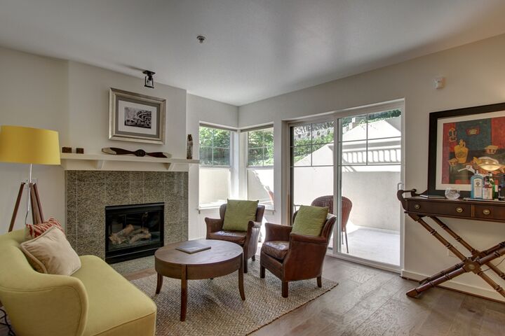 Property Photo: Living room 1415 6th Ave N 205 WA 98109