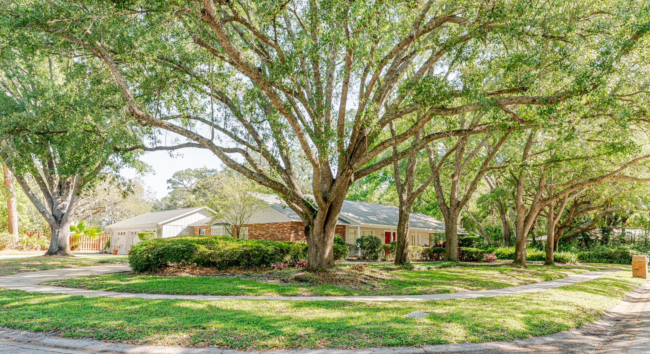 Property Photo: 604 Blue Lake Drive FL 32779