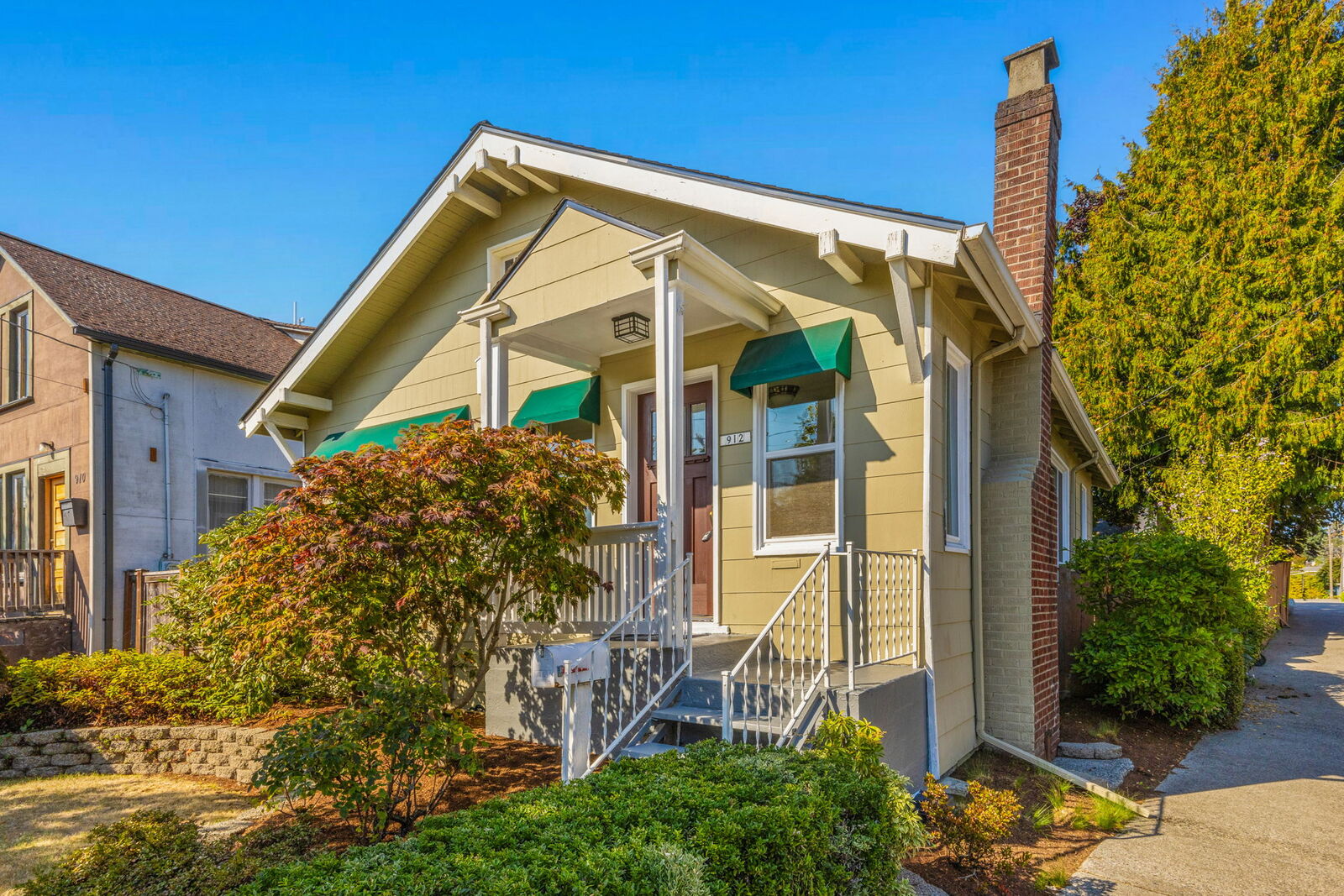Property Photo: 912 N 67th Street WA 98103