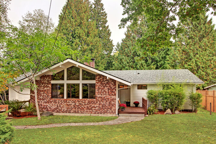 20034 32nd Ave NE  Lake Forest Park WA 98155 photo