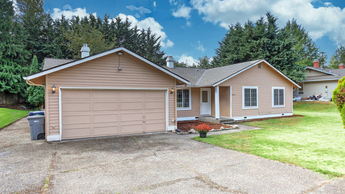 Property Photo:  21615 NE 17th Place  WA 98074 