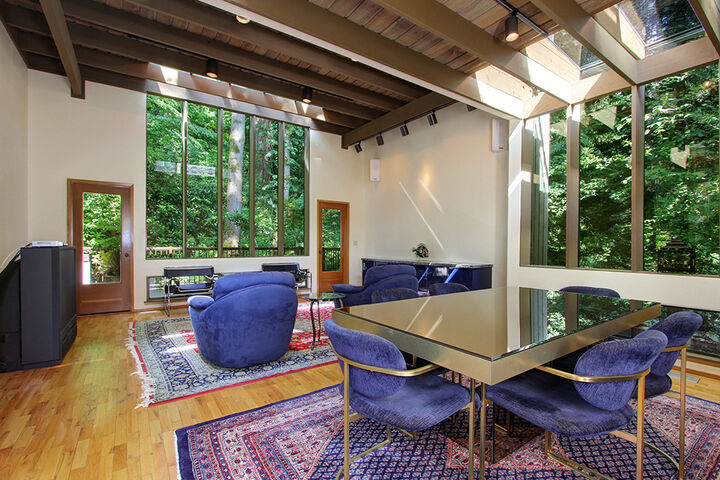 Property Photo: Living room 4910 E Mercer Wy WA 98040