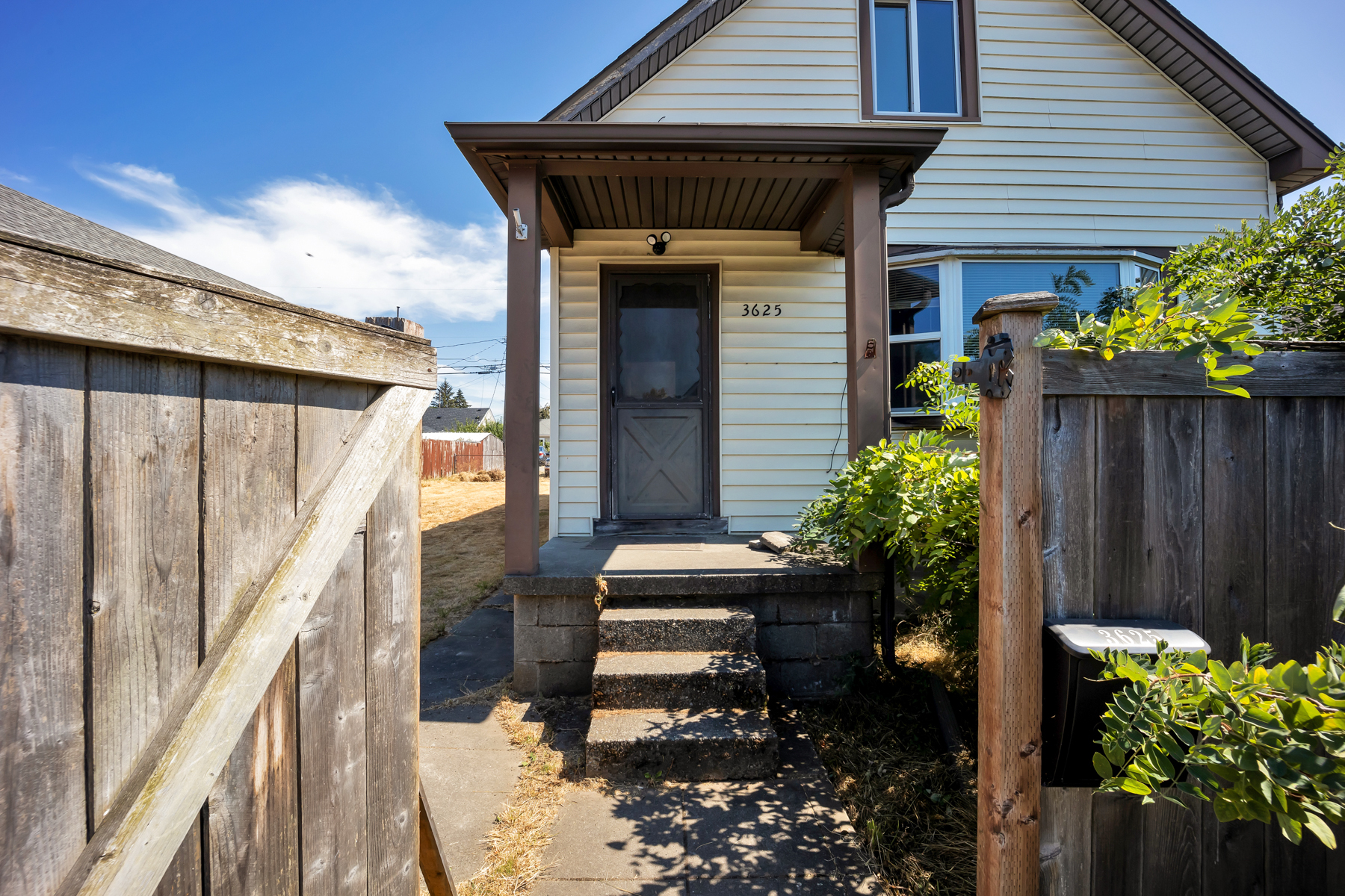 Property Photo:  3625 E K Street  WA 98404 