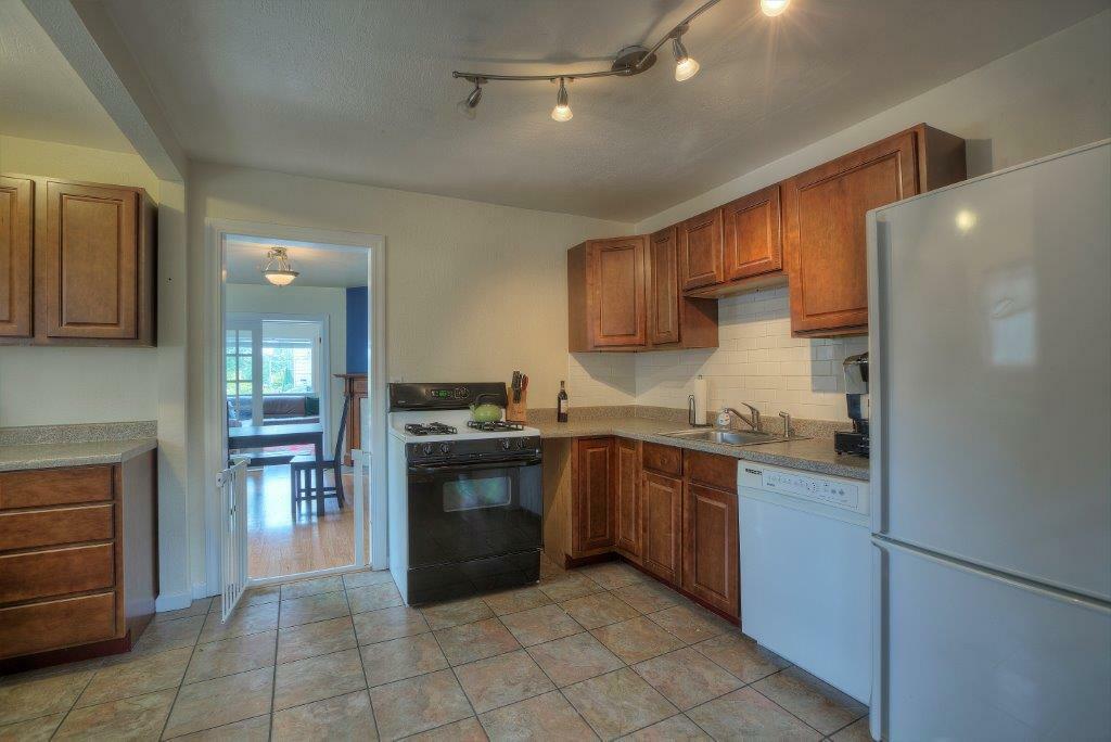 Property Photo: Kitchen 324 N L St  WA 98403 