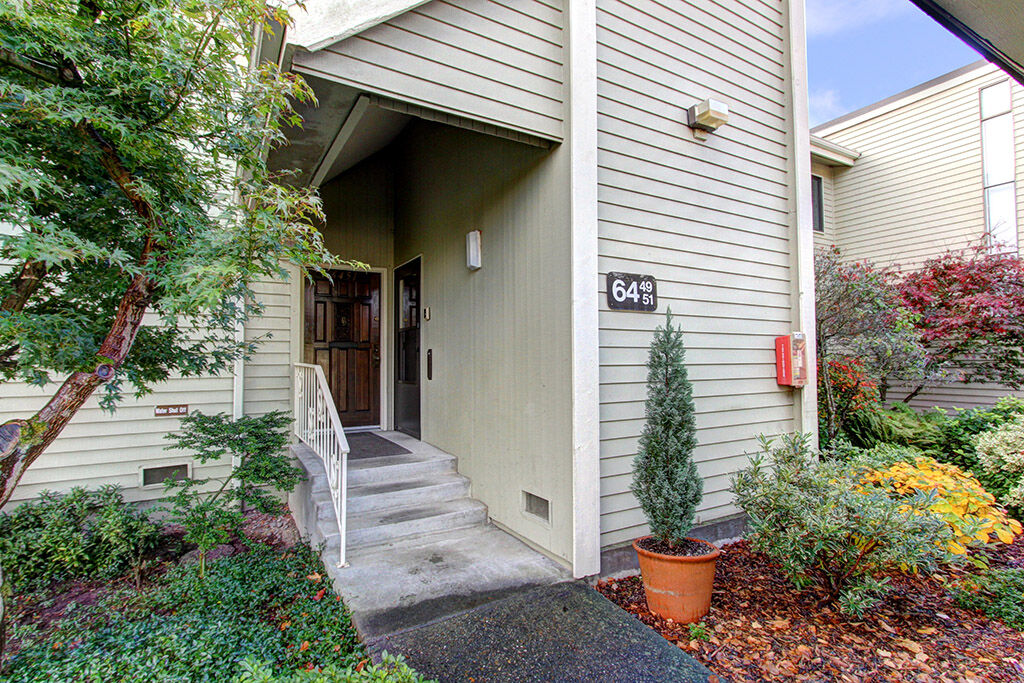 Property Photo:  6449 Sand Point Way NE  WA 98115 