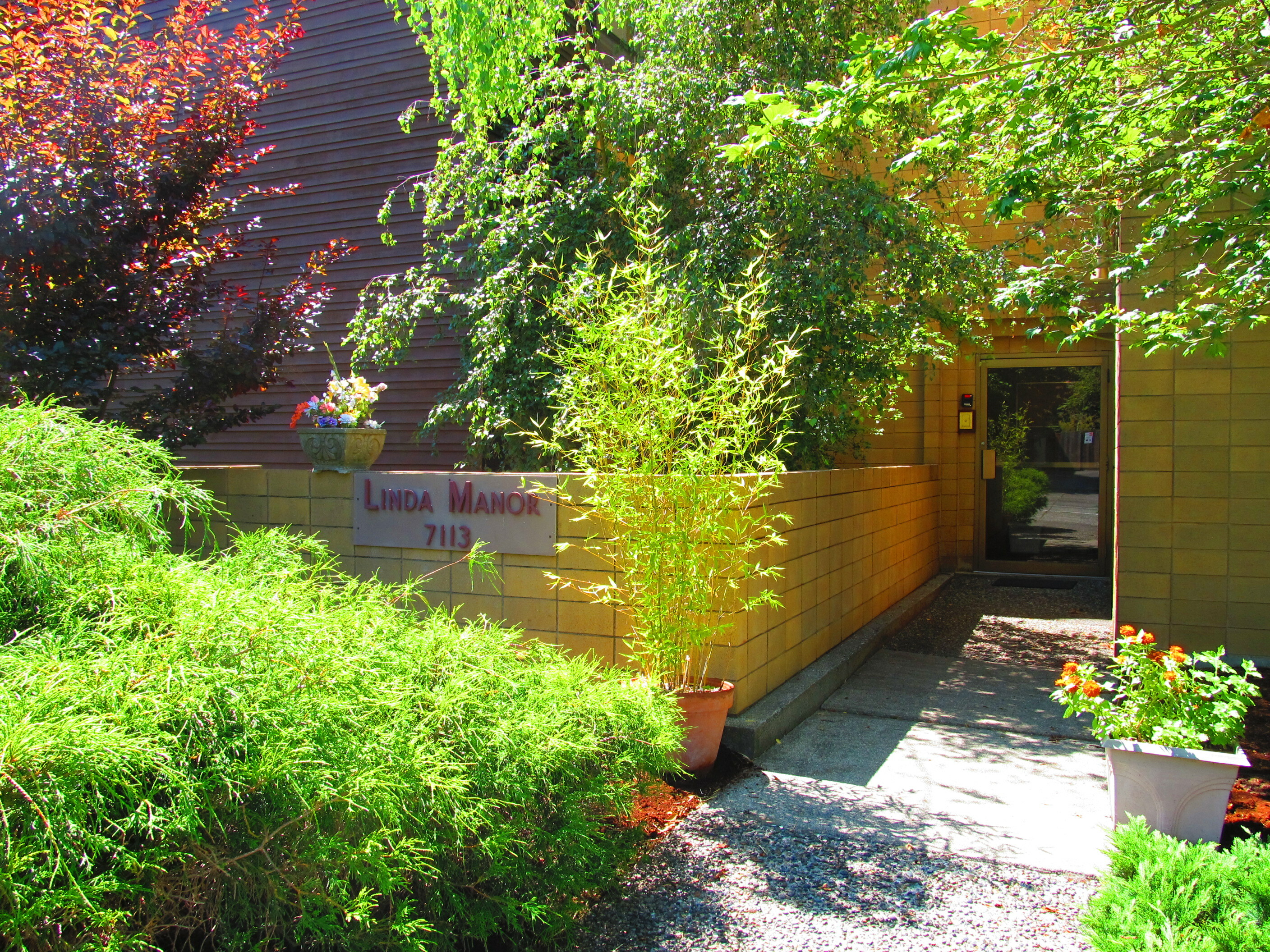 Property Photo:  7113 California Ave SW  WA 98136 