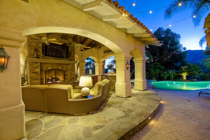 Property Photo: 14924 Huntington Gate Dr CA 92064