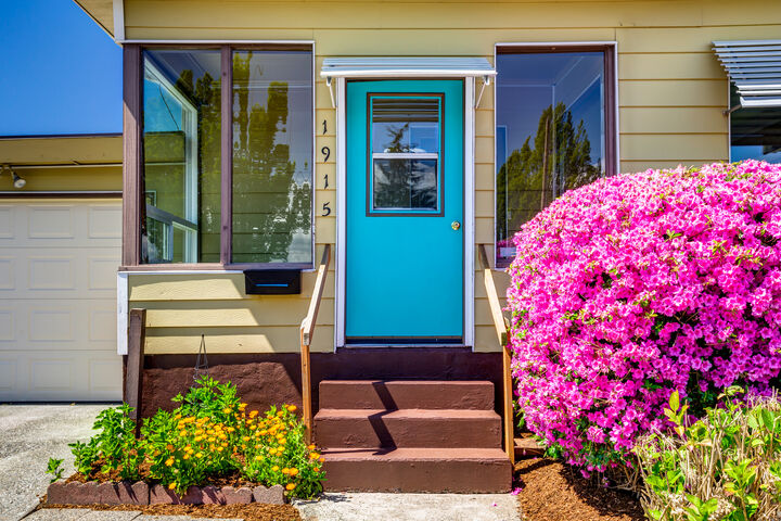 Property Photo:  1915 F St  WA 98225 