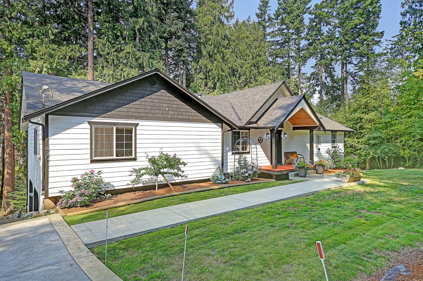 Property Photo:  435 NW Camano Drive  WA 98282 