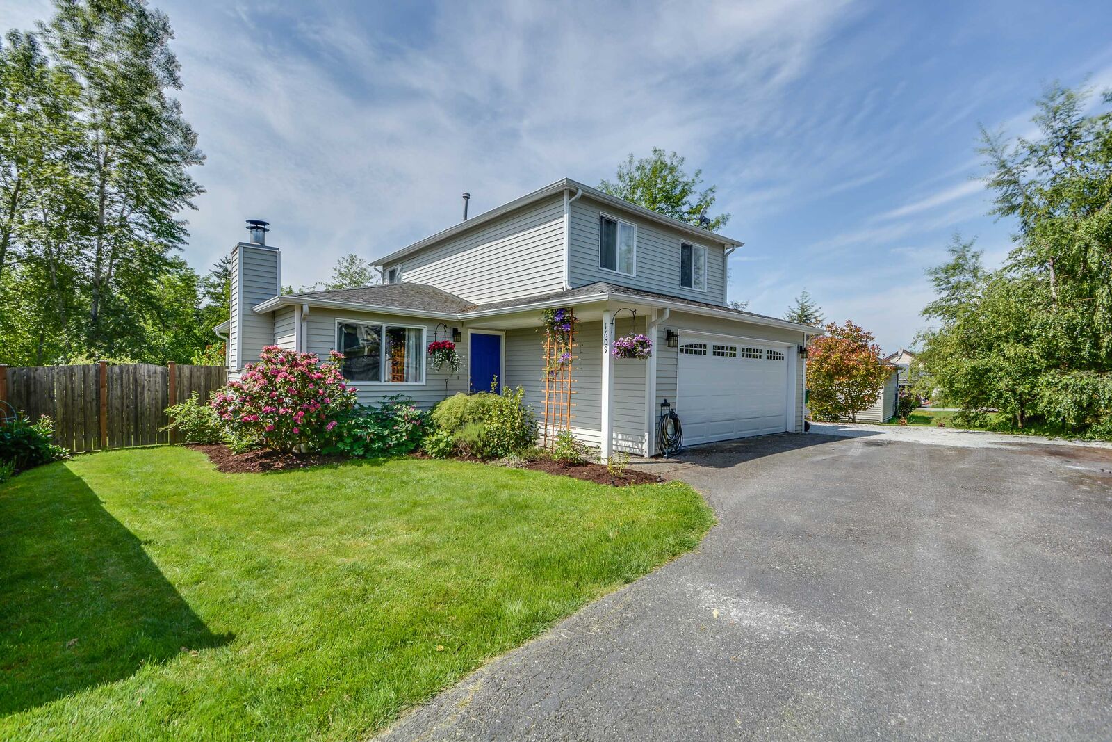 Property Photo:  1609 S Laventure Rd  WA 98274 