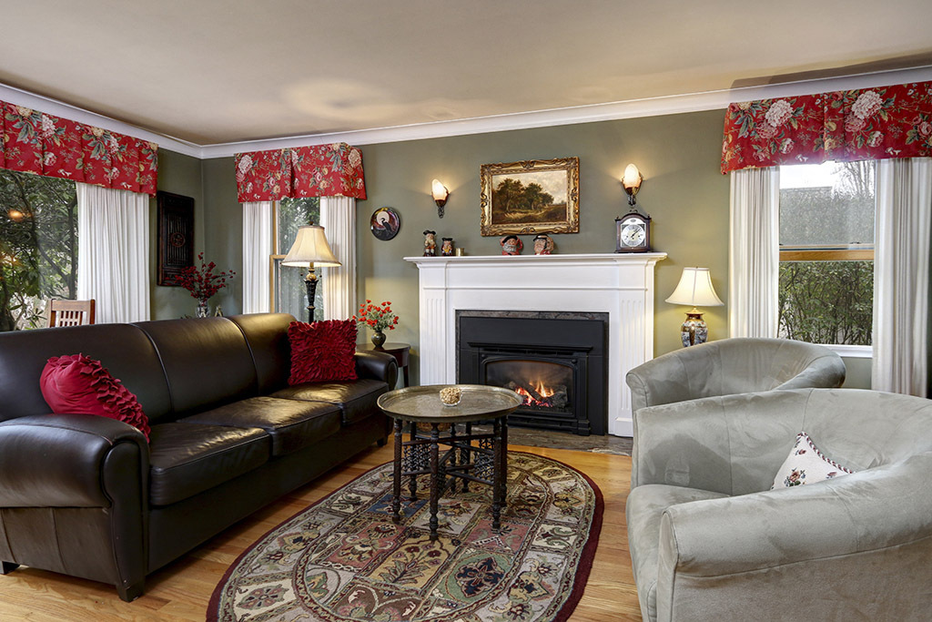 Property Photo: Living room 1515 Arboretum Place E  WA 98112 