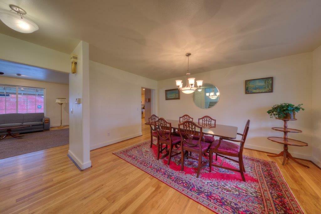 Property Photo: Foyer/dining room 18804 SE 416th St  WA 98022 