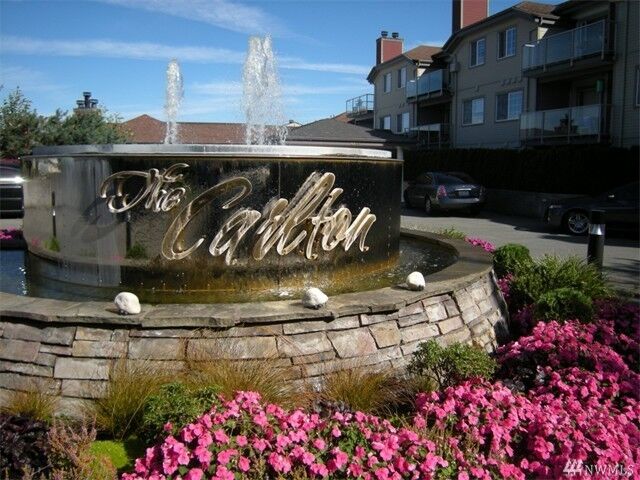 2760 76th Ave SE 106  Mercer Island WA 98040 photo Downtown at the Carlton