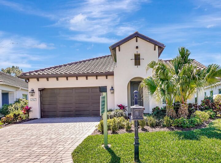 Property Photo: 2967 Amblewind Dr FL 33905