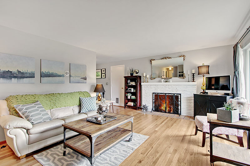 Property Photo: Living room 854 Queen Ave NE WA 98056