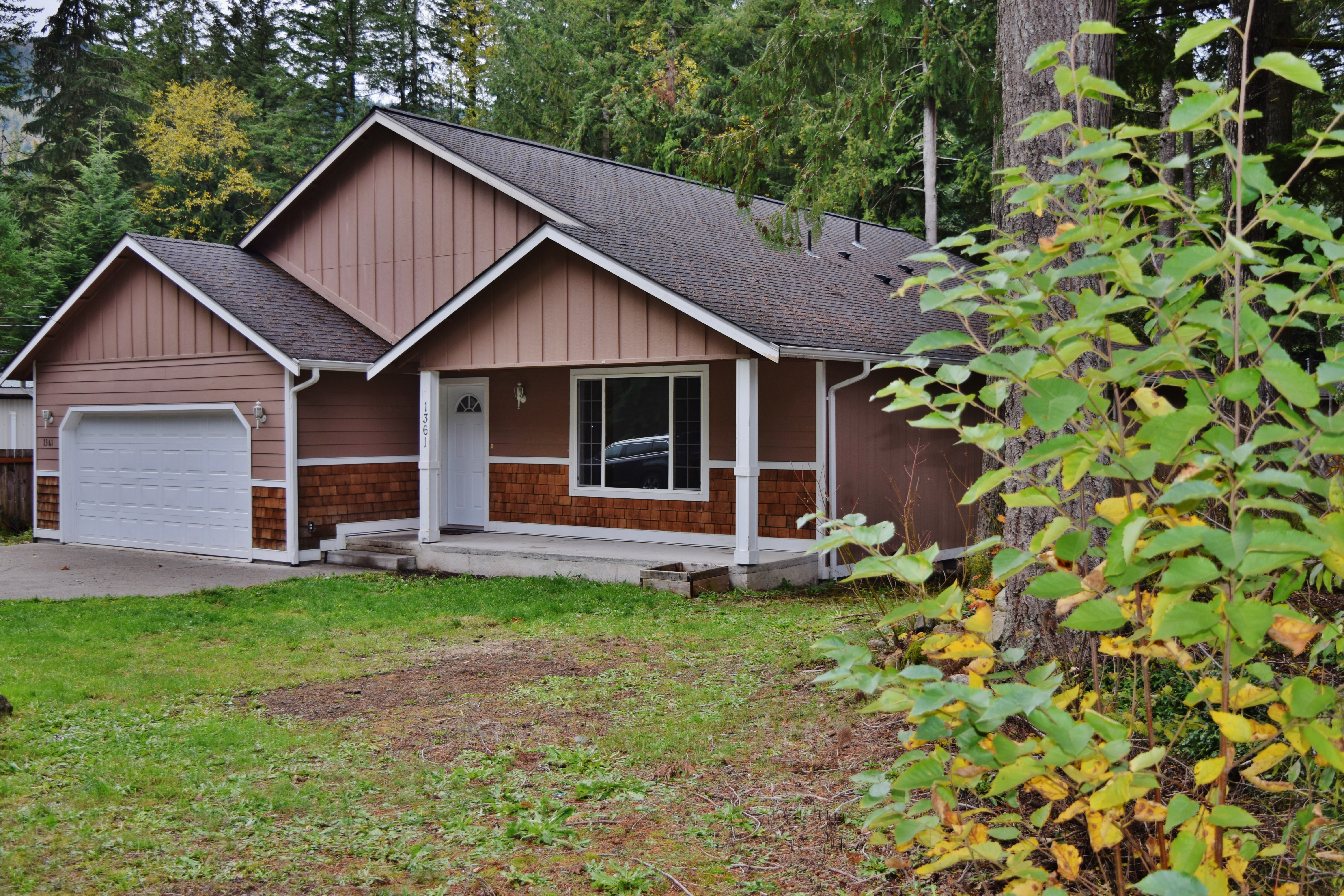 Property Photo: 1361 King Valley Dr WA 98266