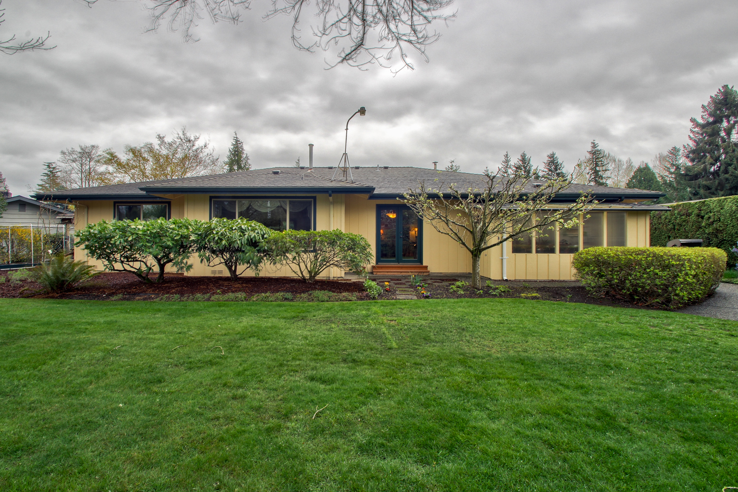 Property Photo: 2121 Forest Dr WA 98273