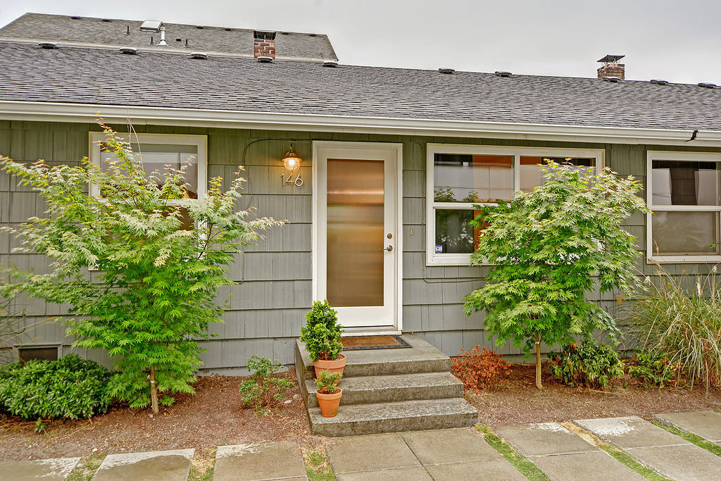 Property Photo:  146 W Florentia St  WA 98119 