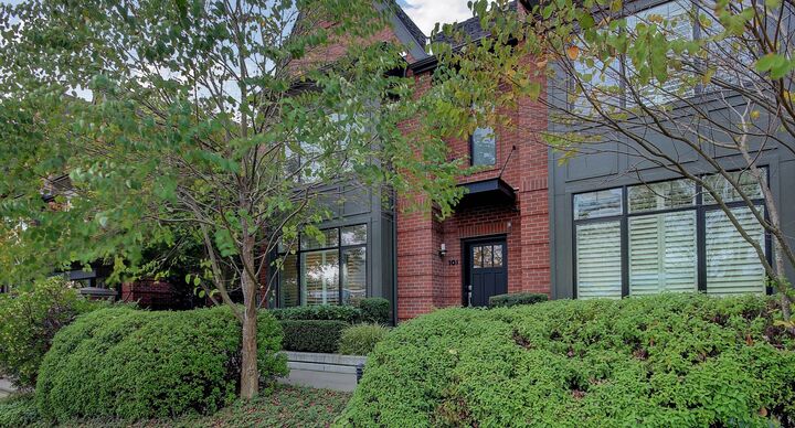 10570 NE 12th St 101  Bellevue WA 98004 photo