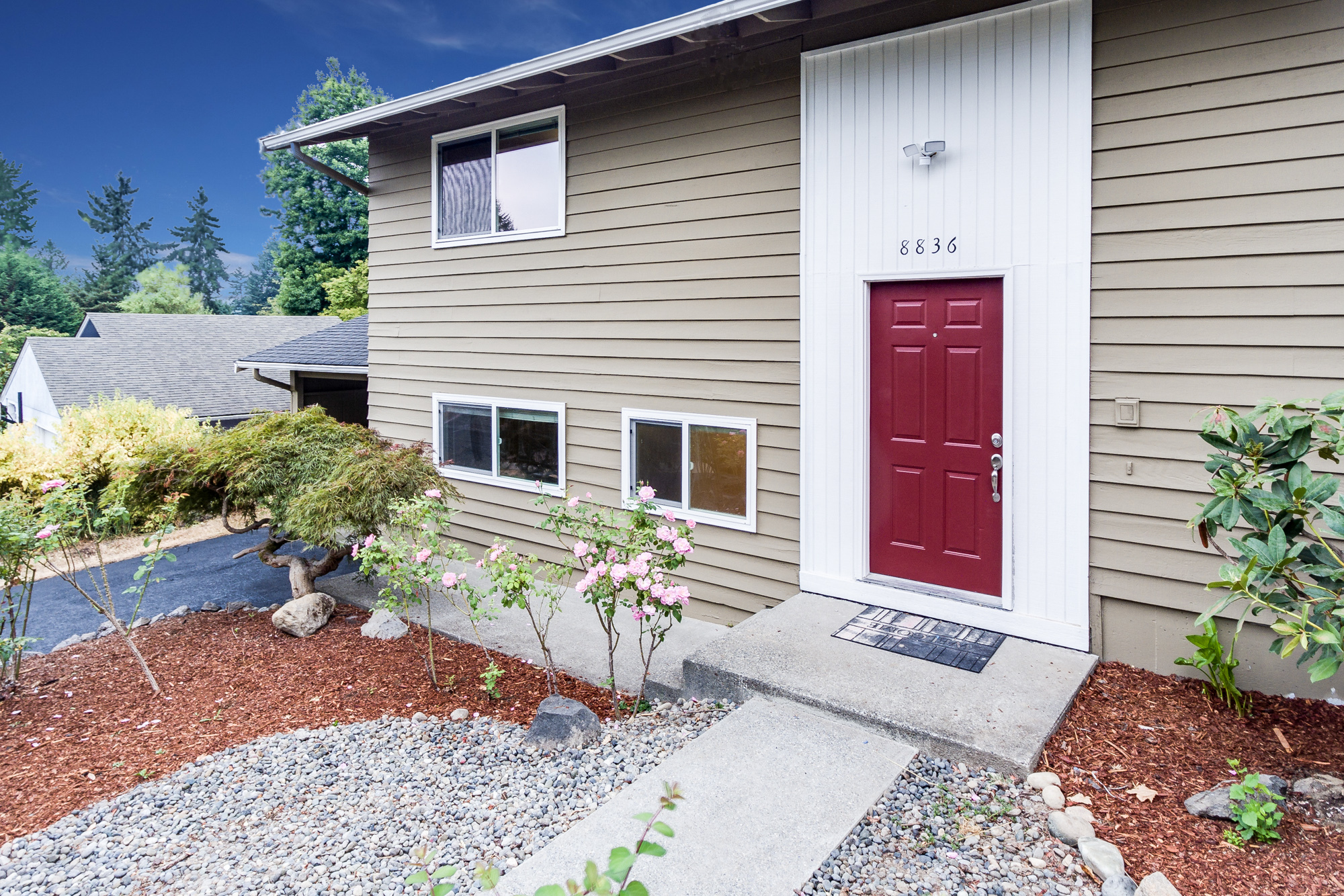 Property Photo: 8836 NE 138th St WA 98034