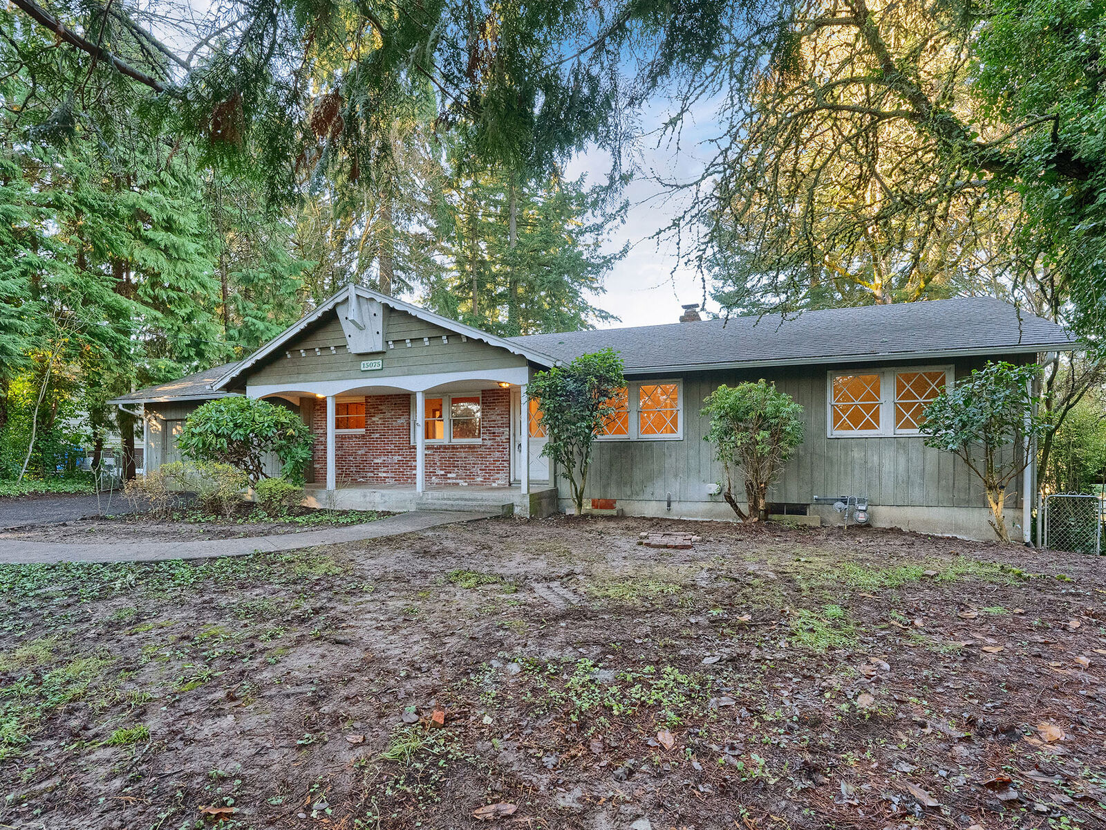 Property Photo:  15075 SE Thornton Dr  OR 97267 