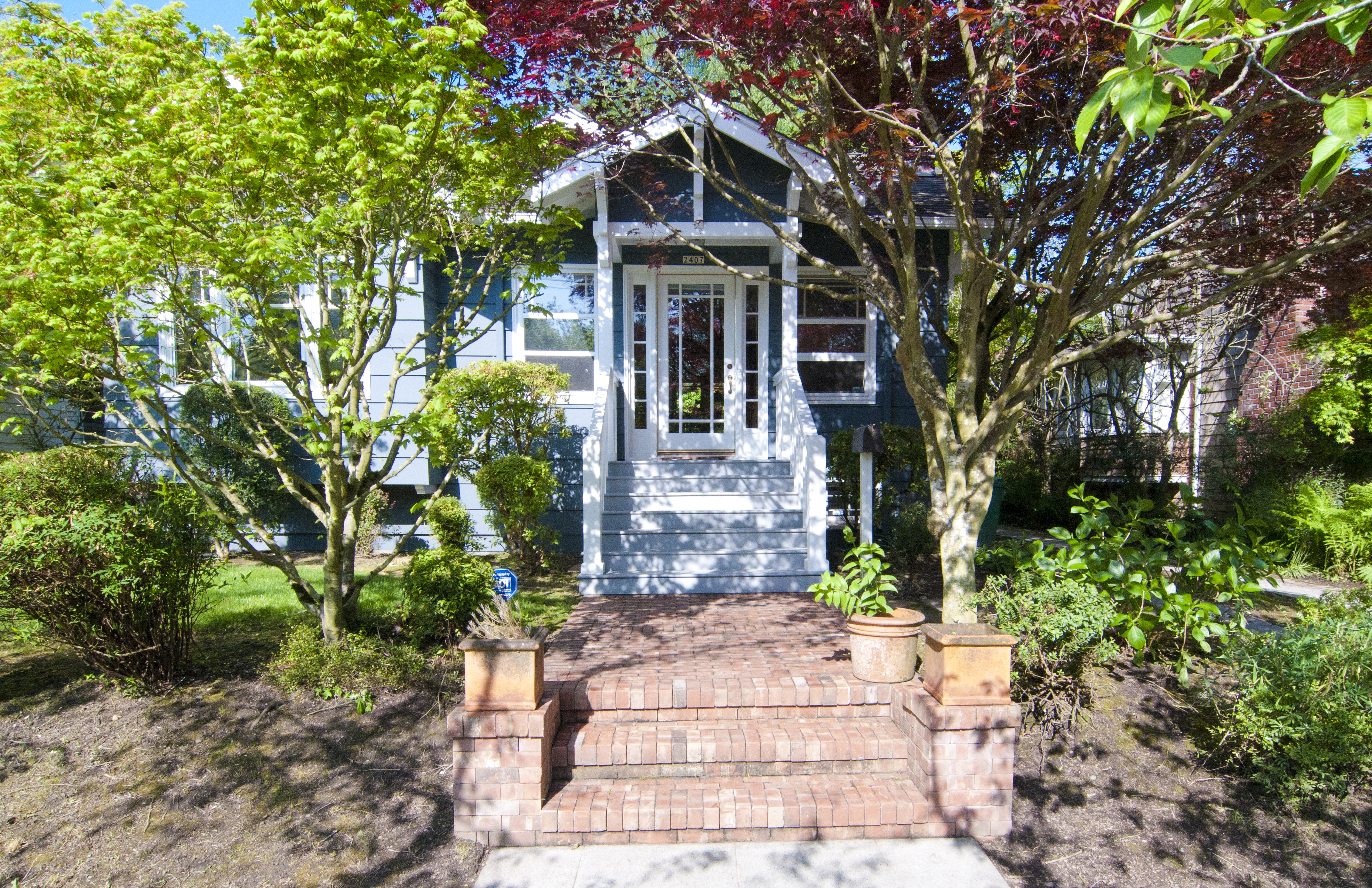 Property Photo:  2407 25th Ave E  WA 98112 