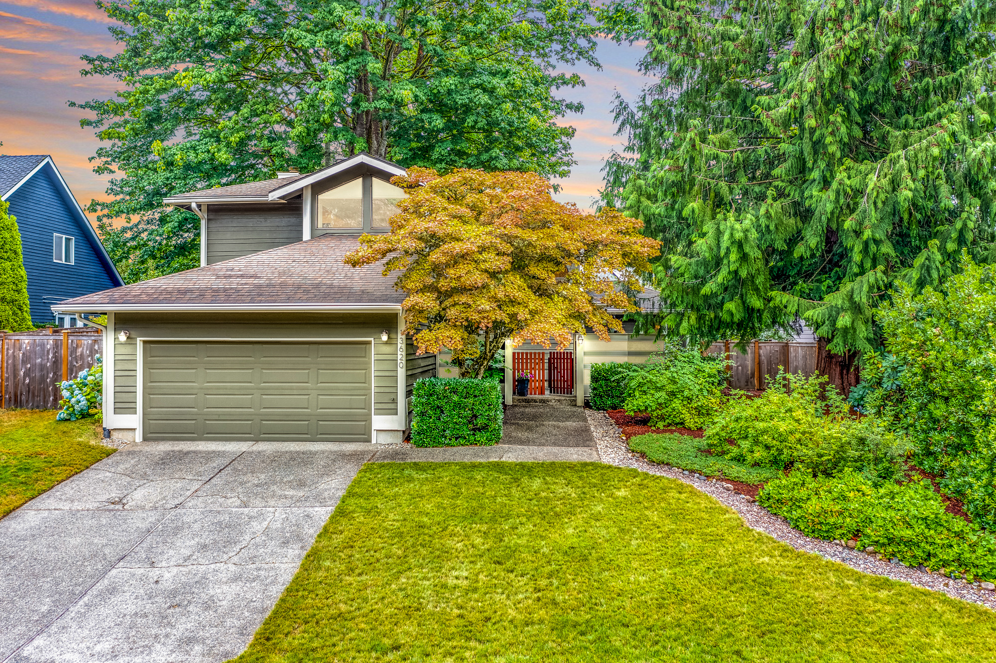 Property Photo:  13620  178th Avenue NE  WA 98052 